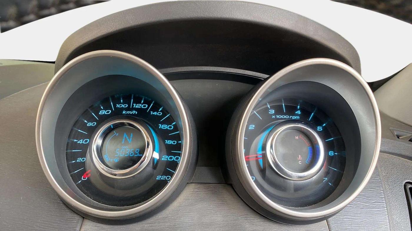 2019 Mahindra XUV500 W9, Diesel, Manual, 50,695 km, Odometer Image