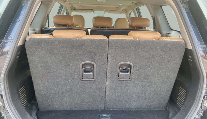 2019 Mahindra XUV500 W9, Diesel, Manual, 50,360 km, Boot Inside