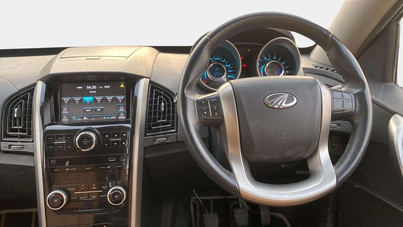 2019 Mahindra XUV500 W9, Diesel, Manual, 50,695 km, Steering Wheel Close Up