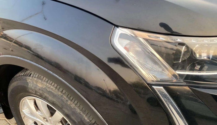2019 Mahindra XUV500 W9, Diesel, Manual, 50,360 km, Right fender - Minor scratches