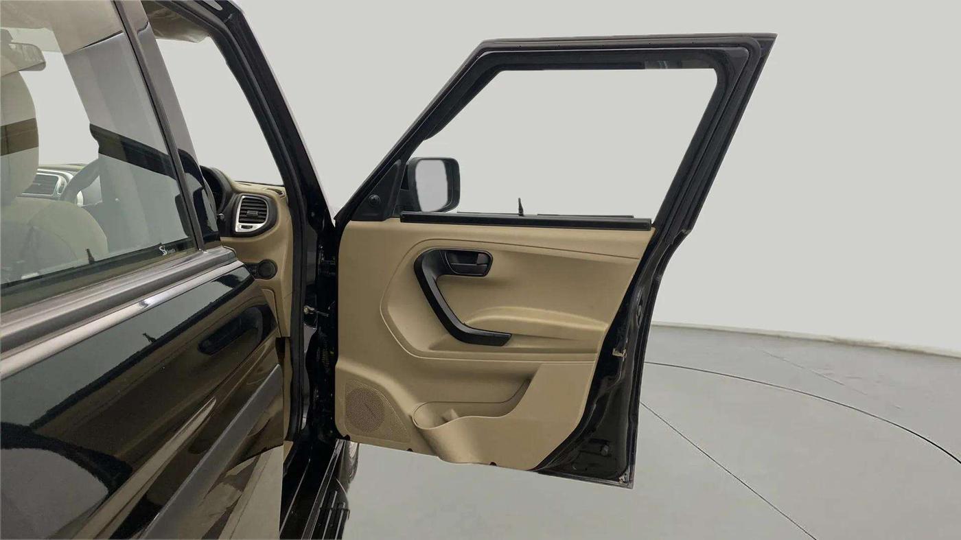2024 Mahindra BOLERO NEO N 8, Diesel, Manual, 22,140 km, RHS Front Door