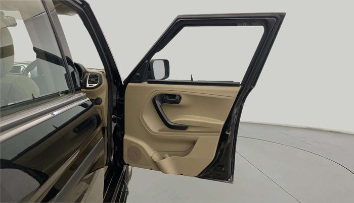 2024 Mahindra BOLERO NEO N 8, Diesel, Manual, 22,140 km, RHS Front Door