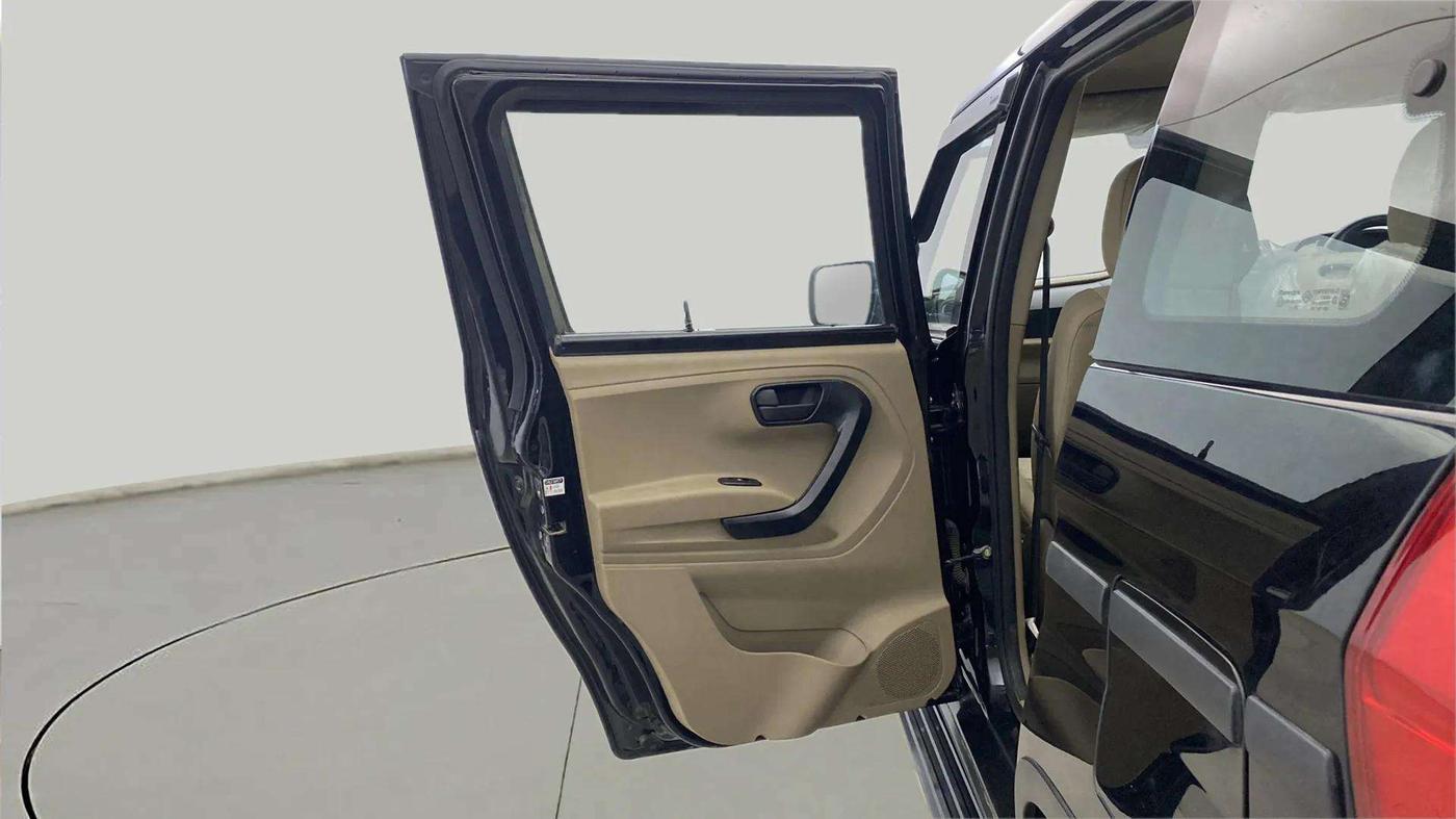 2024 Mahindra BOLERO NEO N 8, Diesel, Manual, 22,140 km, LHS Rear Door
