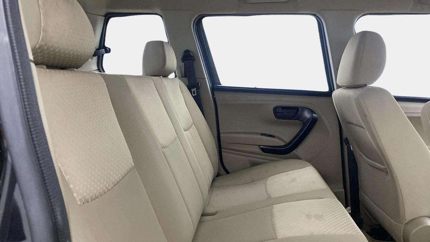 2024 Mahindra BOLERO NEO N 8, Diesel, Manual, 22,140 km, Right Side Rear Door Cabin