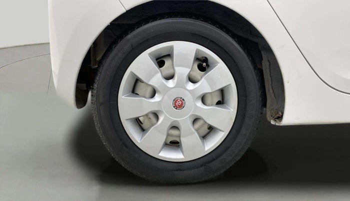 2018 Hyundai Eon ERA +, CNG, Manual, 48,490 km, Right Rear Wheel