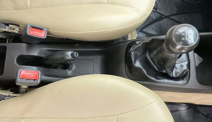 2018 Hyundai Eon ERA +, CNG, Manual, 48,490 km, Gear Lever