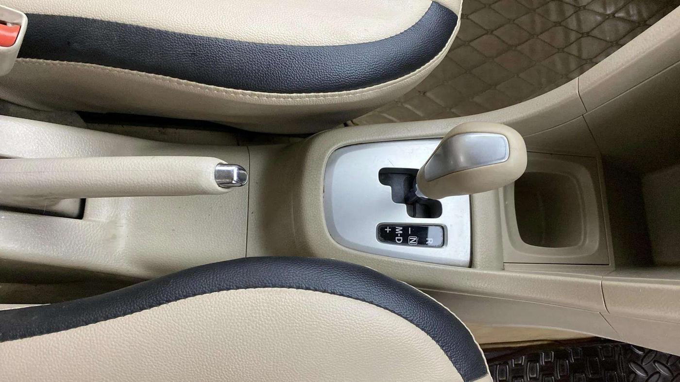 2017 Maruti Swift Dzire ZDI AMT, Diesel, Automatic, 82,023 km, Gear Lever