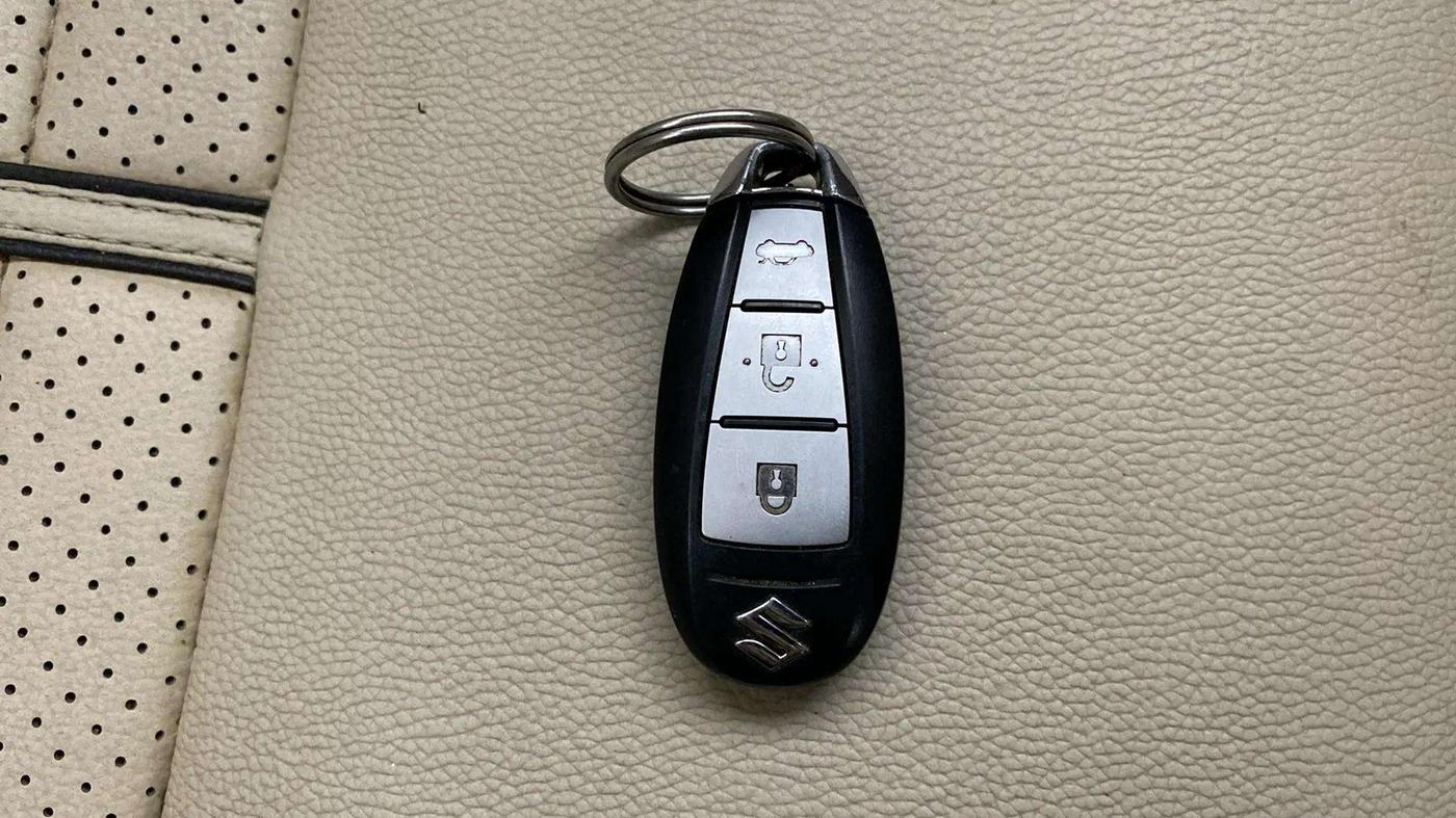 2017 Maruti Swift Dzire ZDI AMT, Diesel, Automatic, 82,023 km, Key Close Up