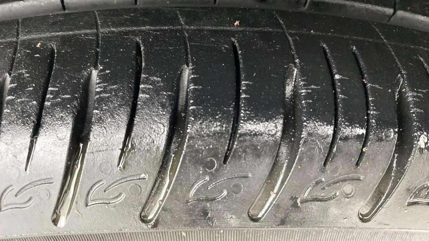 2021 KIA SONET HTK PLUS 1.0 IMT, Petrol, Manual, 36,224 km, Left Front Tyre Tread