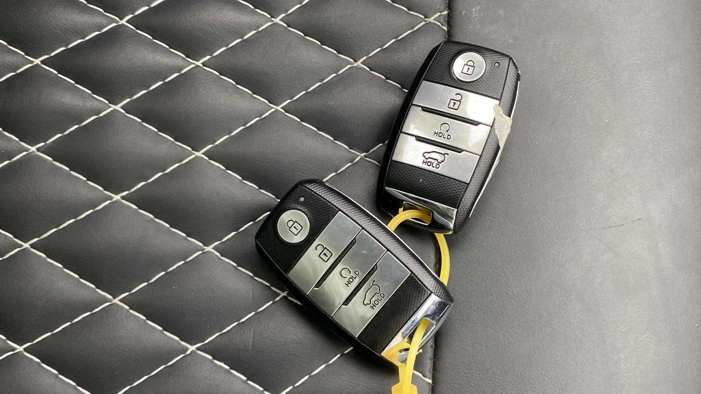 2021 KIA SONET HTK PLUS 1.0 IMT, Petrol, Manual, 36,224 km, Key Close Up