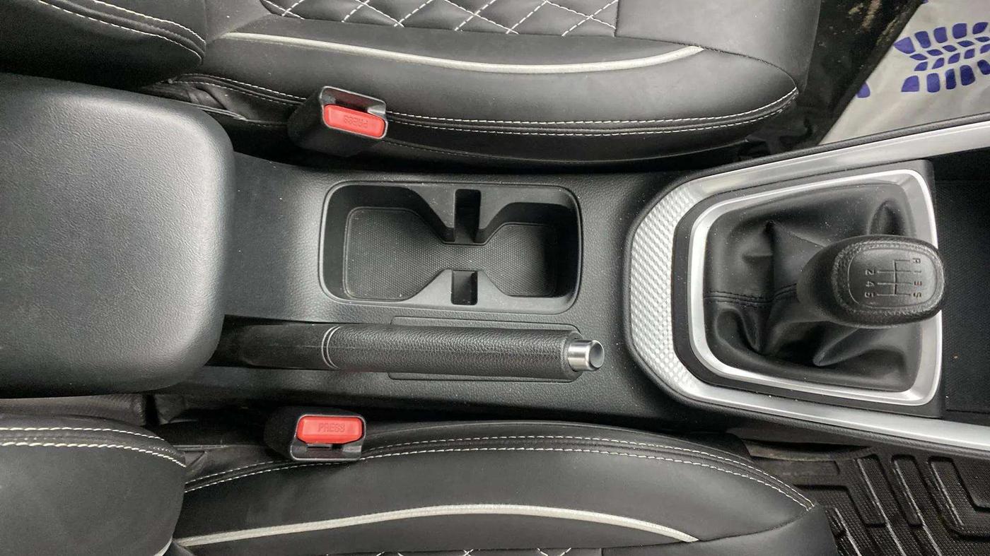 2021 KIA SONET HTK PLUS 1.0 IMT, Petrol, Manual, 36,224 km, Gear Lever