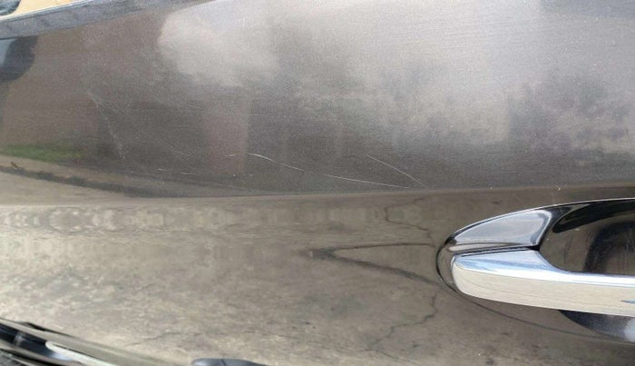 2018 Honda BR-V 1.5L I-VTEC V, Petrol, Manual, 38,773 km, Front passenger door - Minor scratches