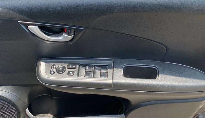2018 Honda BR-V 1.5L I-VTEC V, Petrol, Manual, 38,773 km, Driver Side Door Panels Control