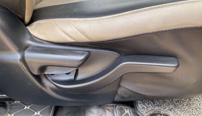 2018 Honda BR-V 1.5L I-VTEC V, Petrol, Manual, 38,773 km, Driver Side Adjustment Panel