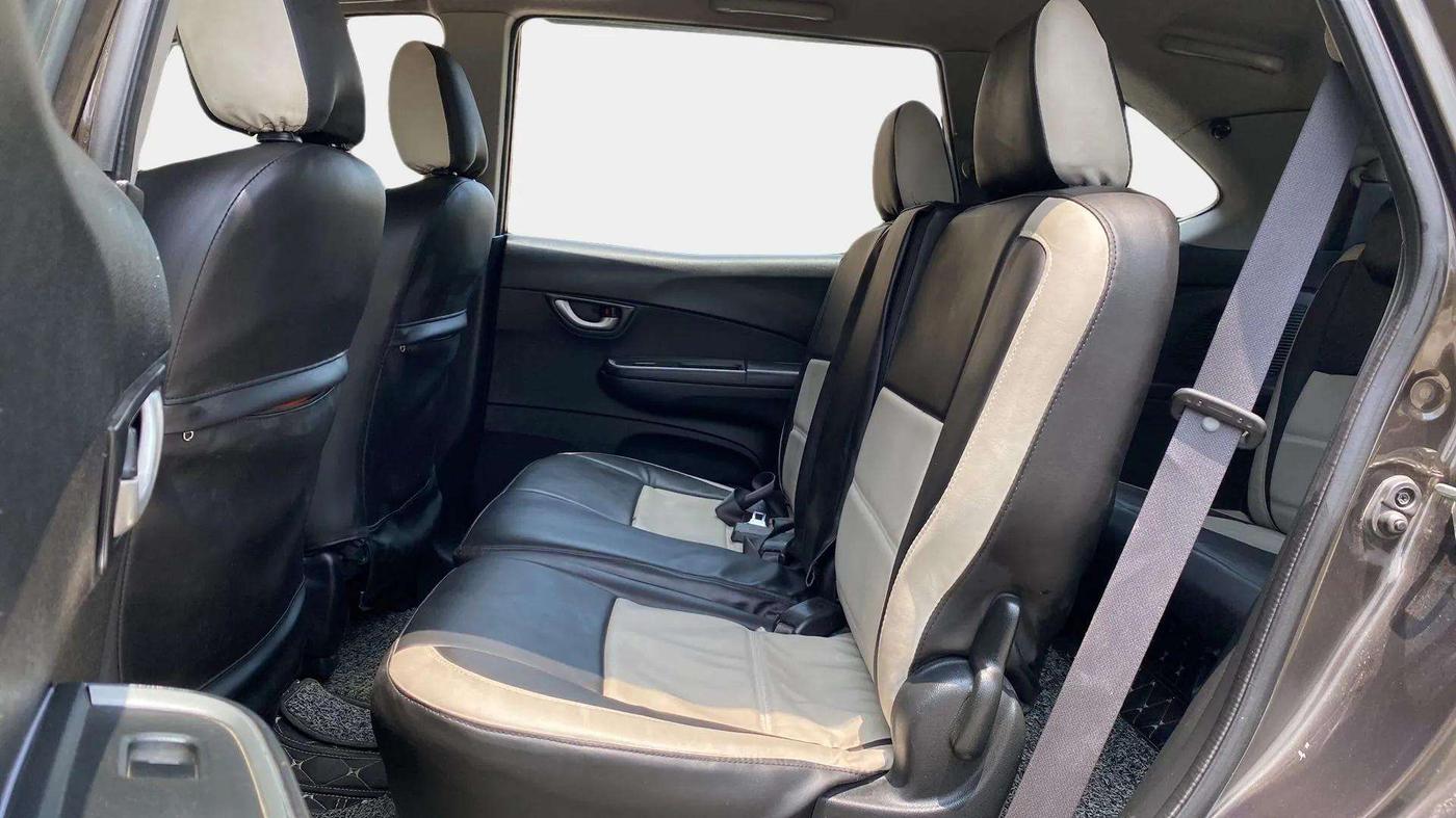 2018 Honda BR-V 1.5L I-VTEC V, Petrol, Manual, 38,773 km, Right Side Rear Door Cabin