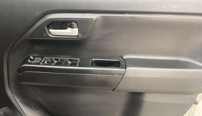 2020 Maruti New Wagon-R VXI 1.2, Petrol, Manual, 31,219 km, Driver Side Door Panels Control