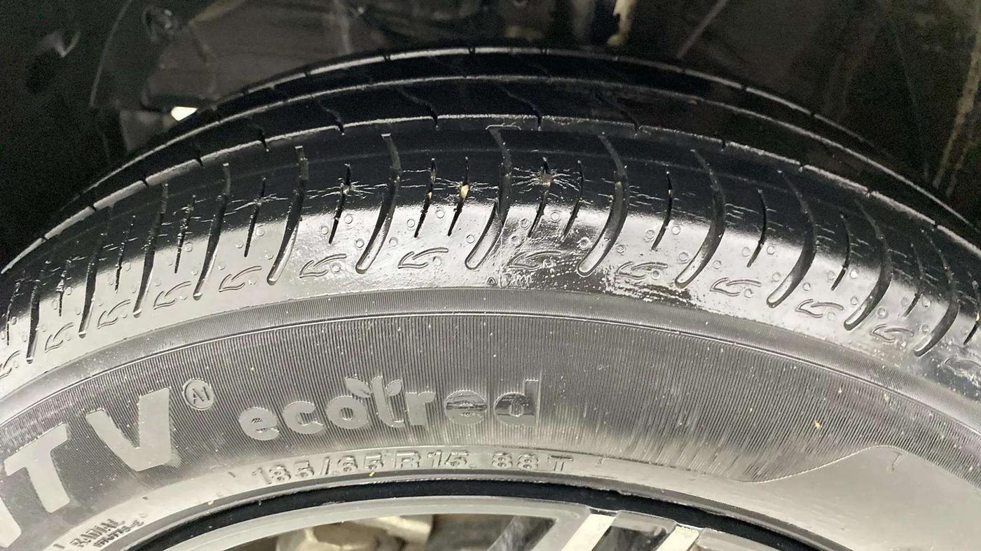 2021 Maruti Baleno DELTA PETROL 1.2, Petrol, Manual, 19,737 km, Left Front Tyre Tread