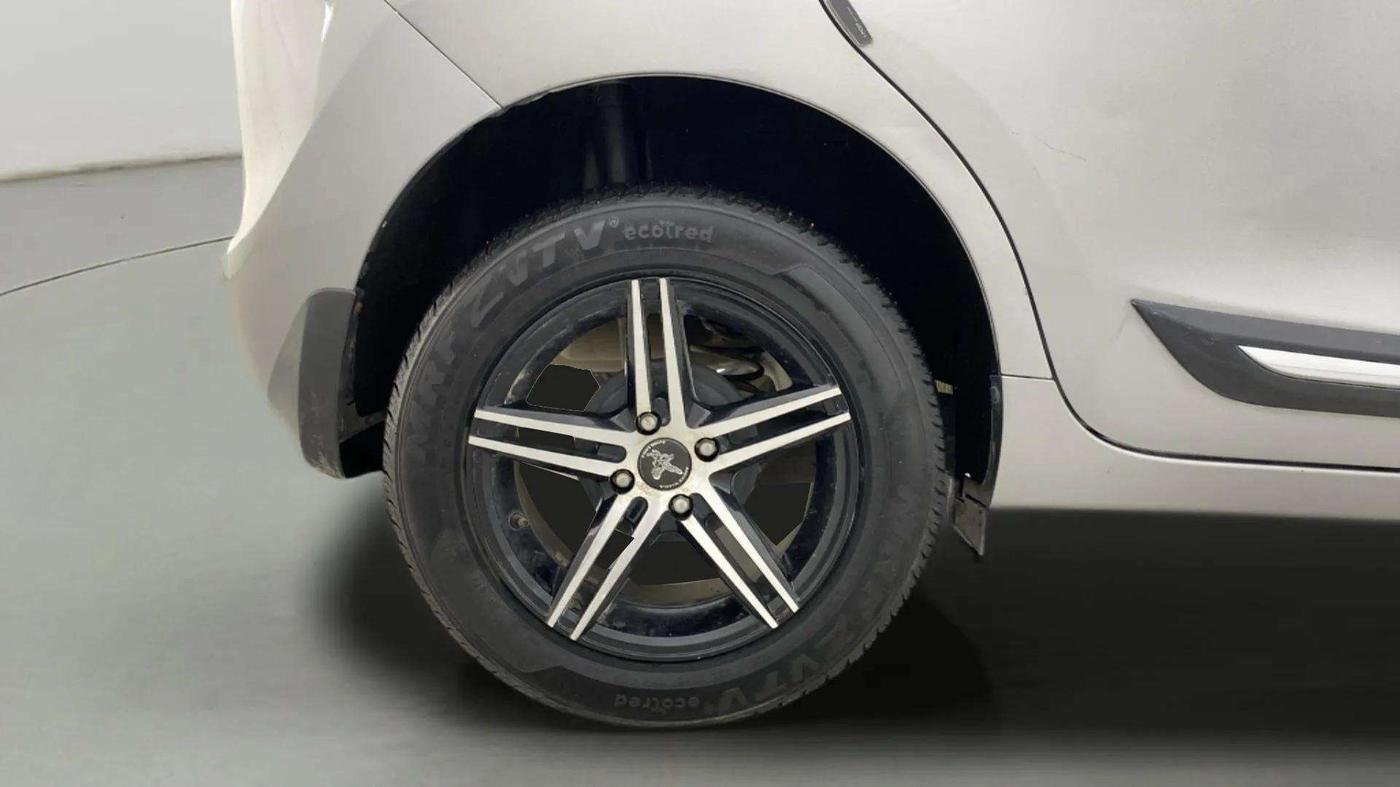 2021 Maruti Baleno DELTA PETROL 1.2, Petrol, Manual, 19,737 km, Right Rear Wheel