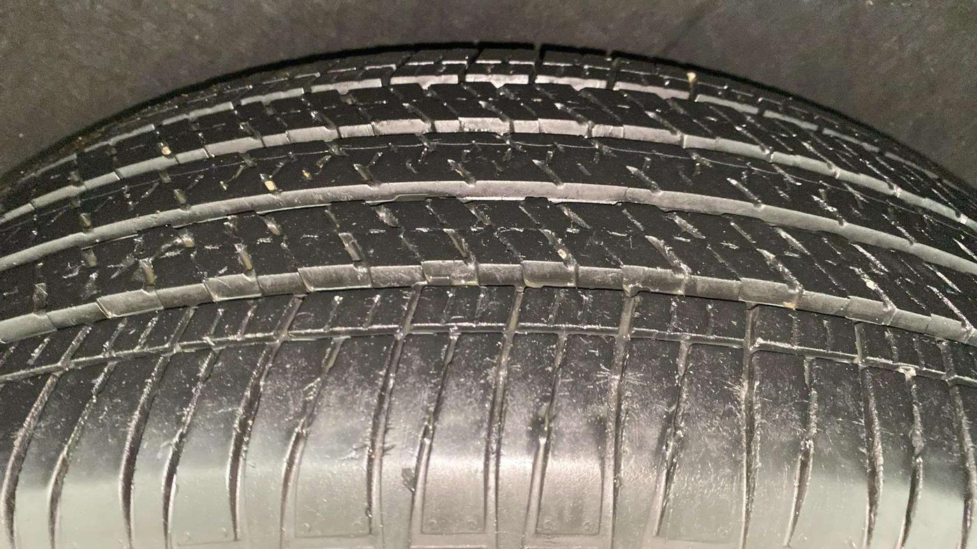 2022 Mahindra SCORPIO-N Z8 L PETROL MT 7 STR, Petrol, Manual, 25,639 km, Left Rear Tyre Tread