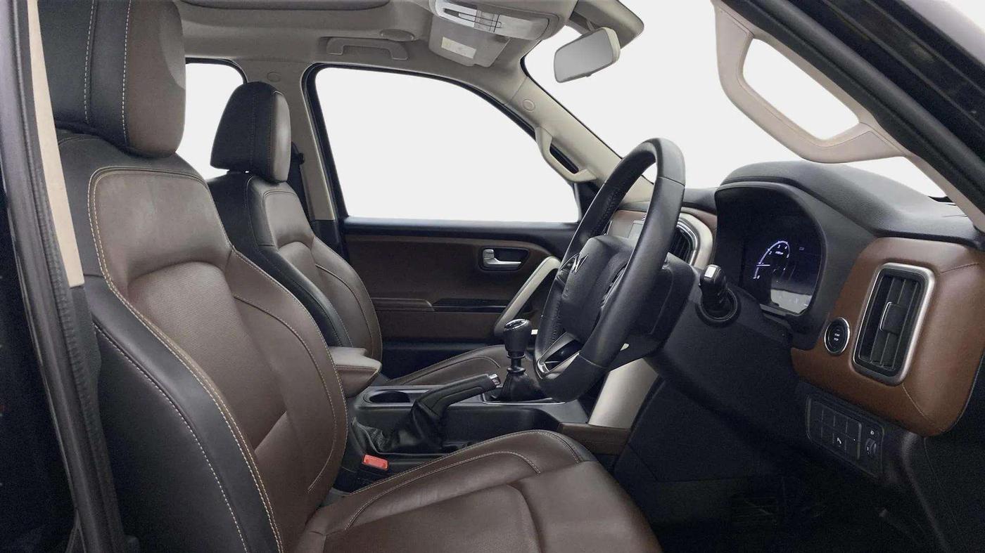 2022 Mahindra SCORPIO-N Z8 L PETROL MT 7 STR, Petrol, Manual, 25,639 km, Right Side Front Door Cabin