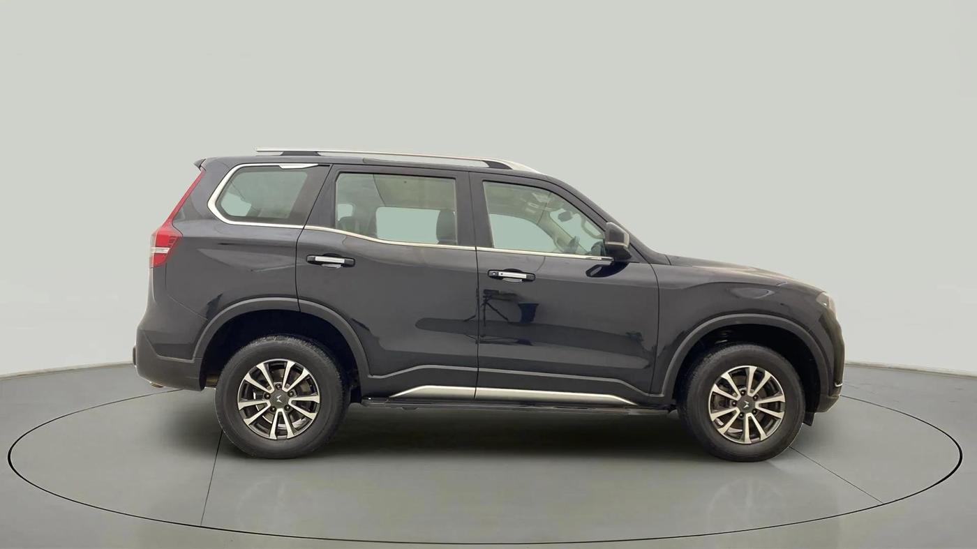 2022 Mahindra SCORPIO-N Z8 L PETROL MT 7 STR, Petrol, Manual, 25,639 km, Right Side View
