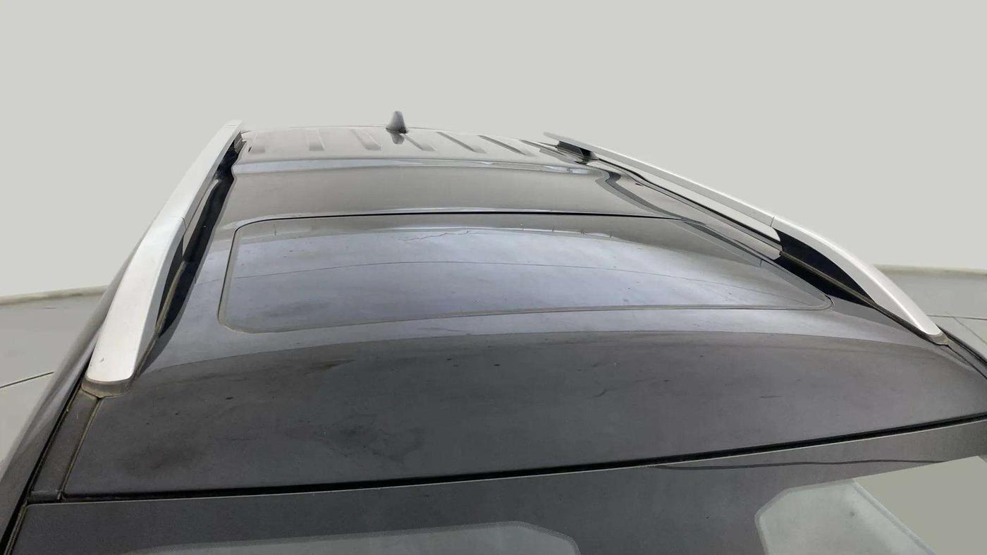 2022 Mahindra SCORPIO-N Z8 L PETROL MT 7 STR, Petrol, Manual, 25,639 km, Moonroof/ Sunroof