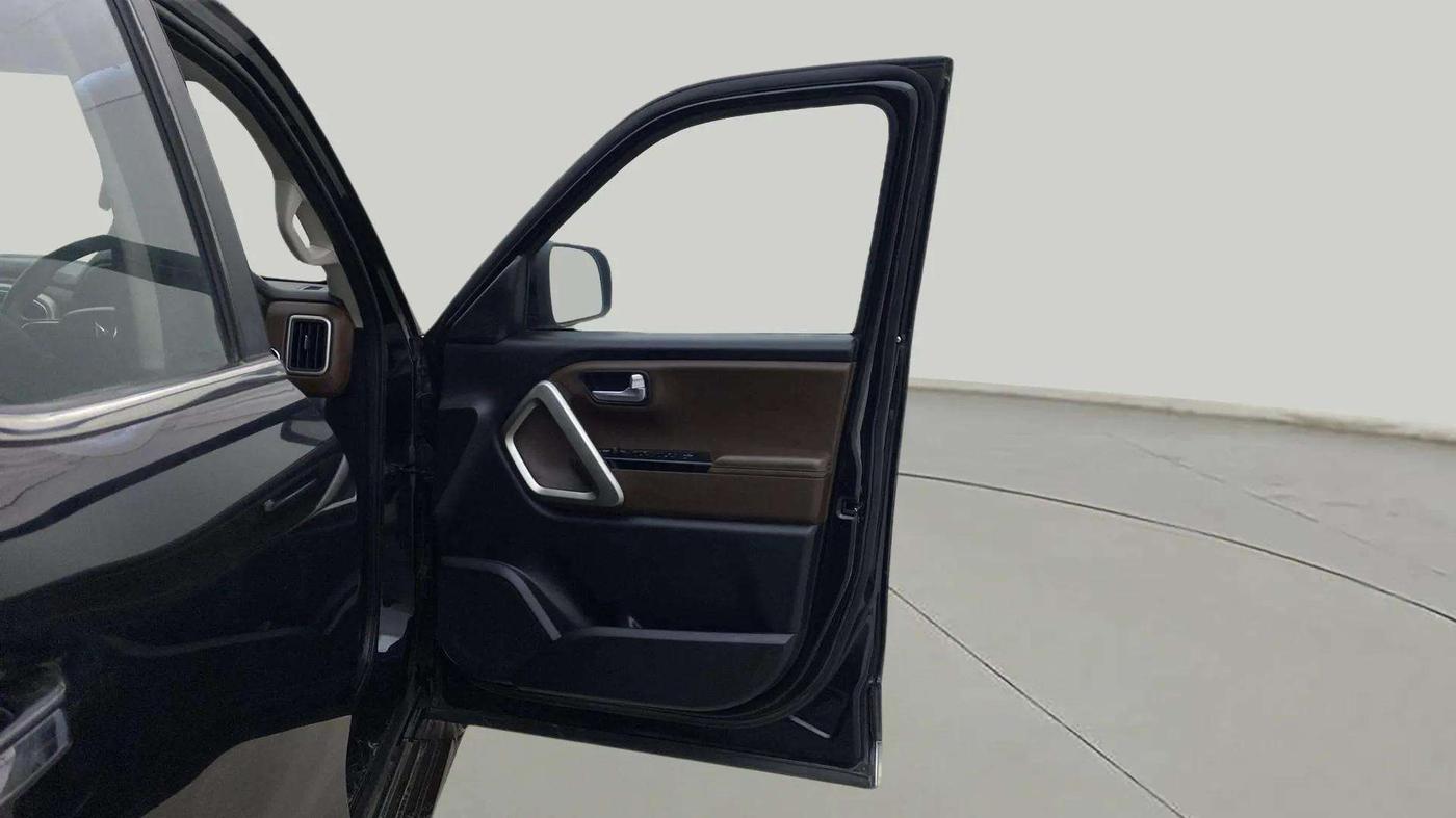 2022 Mahindra SCORPIO-N Z8 L PETROL MT 7 STR, Petrol, Manual, 25,639 km, RHS Front Door