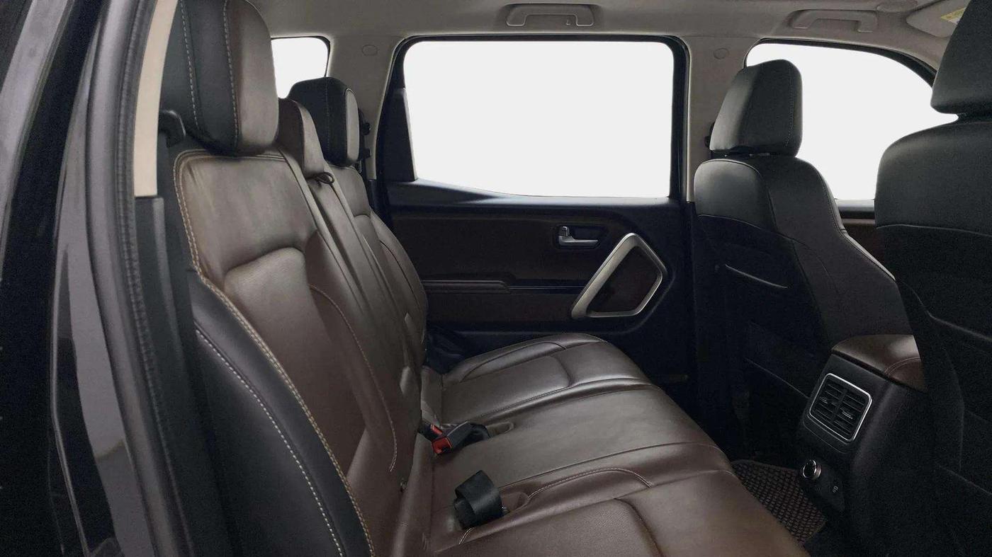 2022 Mahindra SCORPIO-N Z8 L PETROL MT 7 STR, Petrol, Manual, 25,639 km, Right Side Rear Door Cabin
