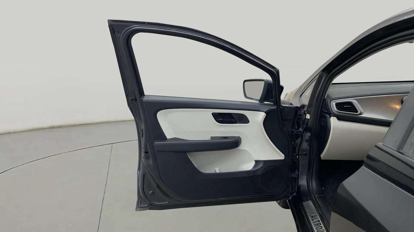 2021 Tata ALTROZ XT PETROL, Petrol, Manual, 44,760 km, LHS Front Door