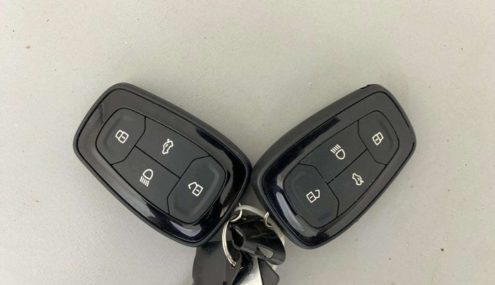 2021 Tata ALTROZ XT PETROL, Petrol, Manual, 44,760 km, Key Close Up