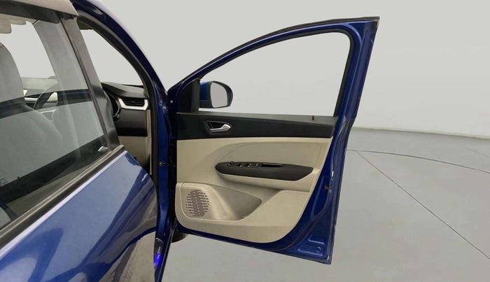 2020 Renault TRIBER RXZ AMT, Petrol, Automatic, 24,803 km, RHS Front Door