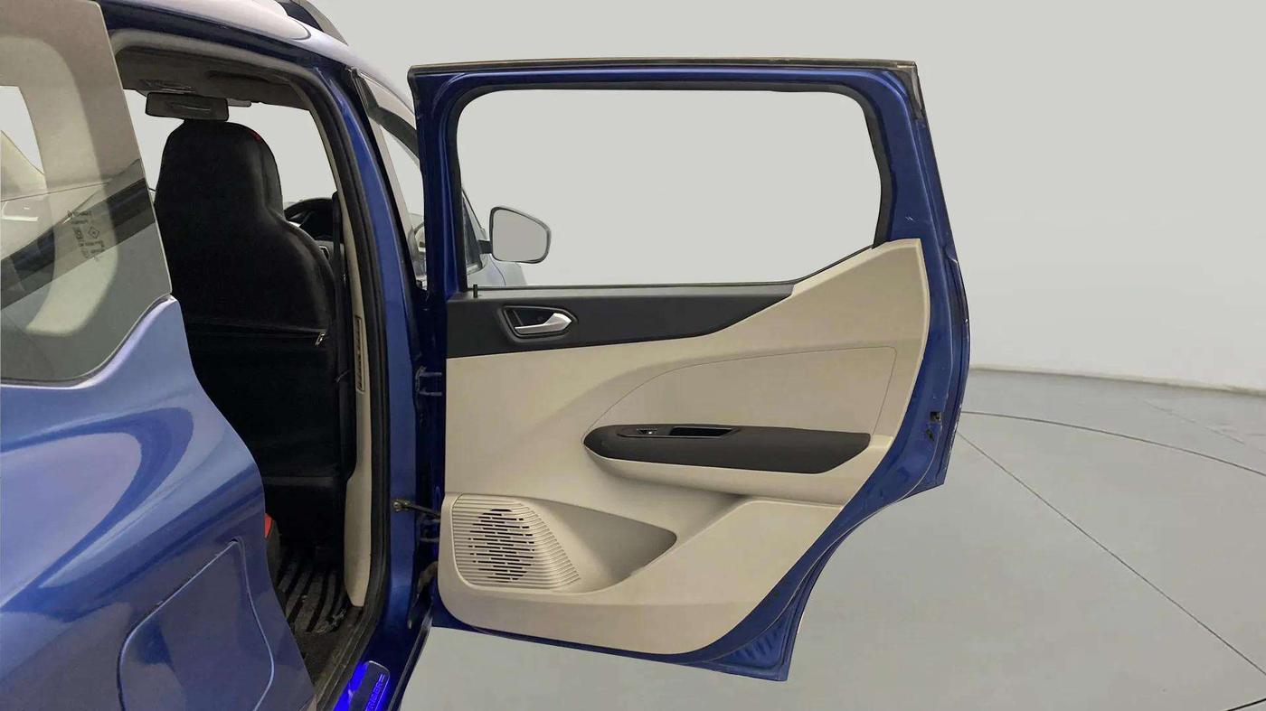 2020 Renault TRIBER RXZ AMT, Petrol, Automatic, 24,984 km, RHS Rear Door