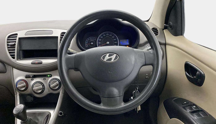 2014 Hyundai i10 MAGNA 1.1, Petrol, Manual, 41,588 km, Steering Wheel Close Up