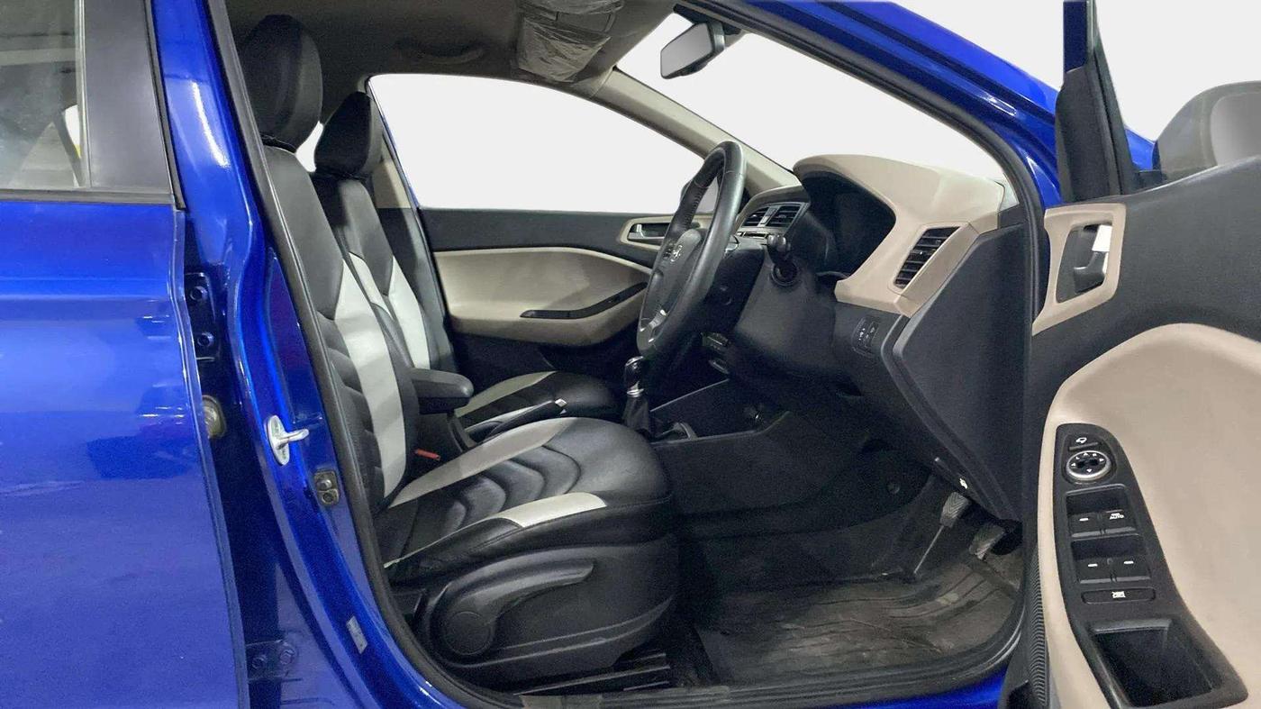 2014 Hyundai Elite i20 ASTA 1.2, Petrol, Manual, 17,104 km, Right Side Front Door Cabin