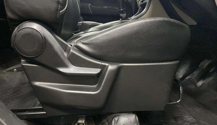 2022 Maruti New Wagon-R LXI CNG 1.0, CNG, Manual, 28,179 km, Driver Side Adjustment Panel