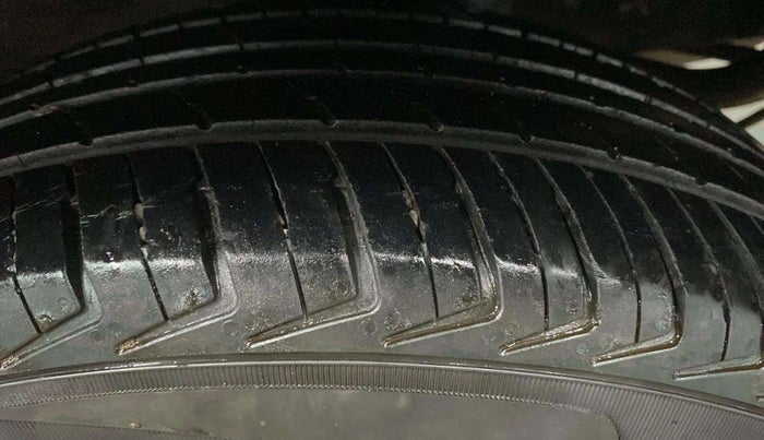 2022 Maruti New Wagon-R LXI CNG 1.0, CNG, Manual, 28,179 km, Right Rear Tyre Tread