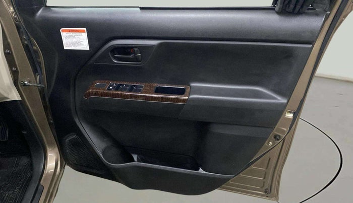 2022 Maruti New Wagon-R LXI CNG 1.0, CNG, Manual, 28,179 km, Driver Side Door Panels Control