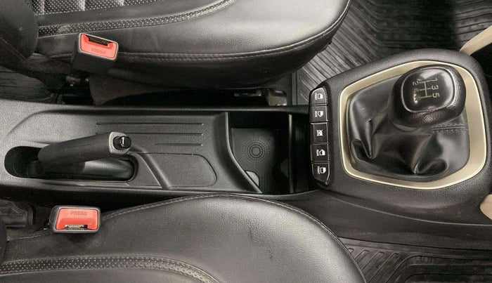 2019 Hyundai NEW SANTRO SPORTZ MT, Petrol, Manual, 33,003 km, Gear Lever