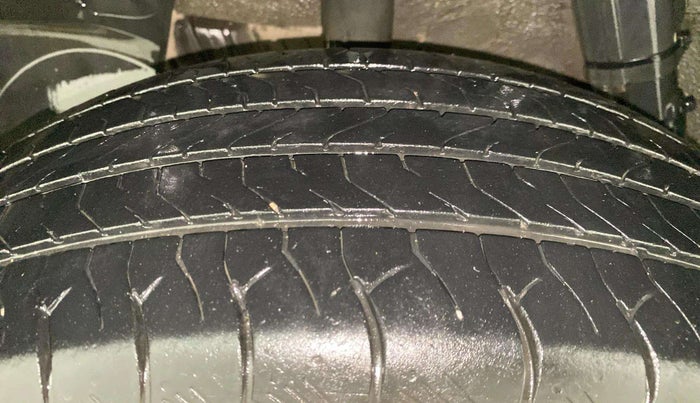 2017 Renault Duster 85 PS RXZ DIESEL, Diesel, Manual, 76,549 km, Right Rear Tyre Tread