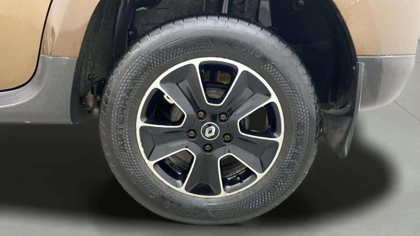 2017 Renault Duster 85 PS RXZ DIESEL, Diesel, Manual, 76,615 km, Left Rear Wheel