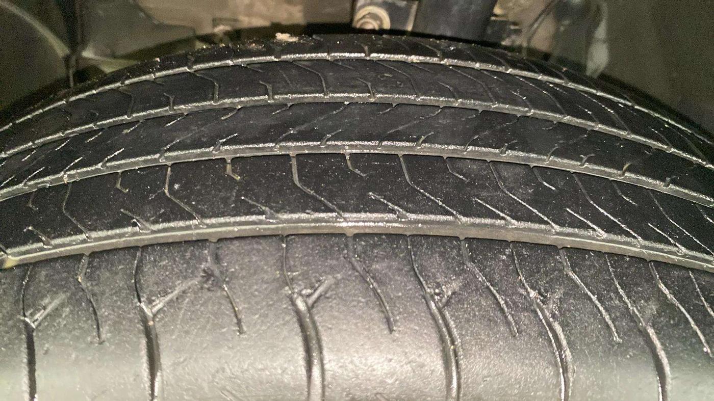 2017 Renault Duster 85 PS RXZ DIESEL, Diesel, Manual, 76,615 km, Left Front Tyre Tread