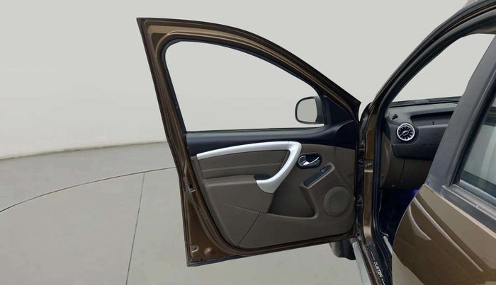 2017 Renault Duster 85 PS RXZ DIESEL, Diesel, Manual, 76,549 km, LHS Front Door