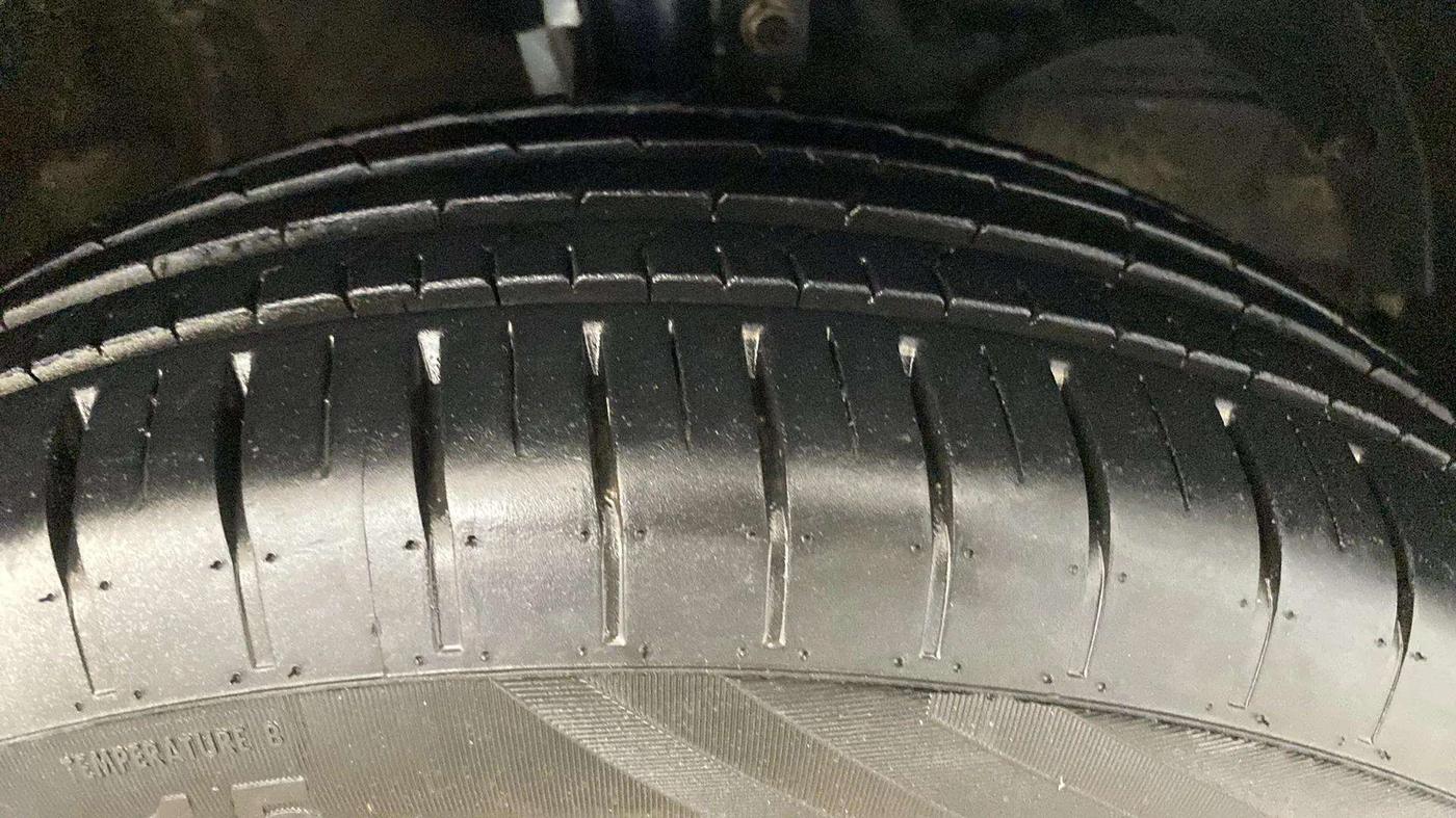 2019 Maruti Baleno SIGMA PETROL 1.2, Petrol, Manual, 42,926 km, Right Front Tyre Tread