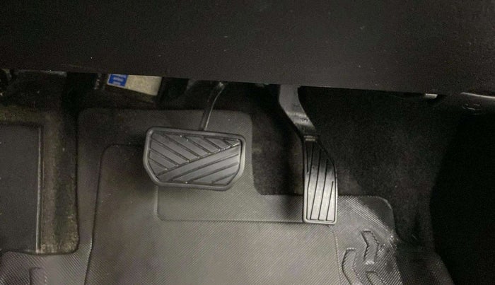 2020 Maruti Vitara Brezza ZXI AT SHVS, Petrol, Automatic, 41,815 km, Pedals