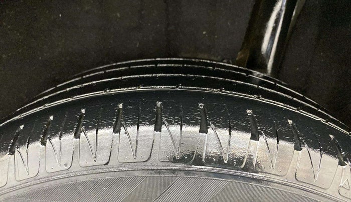 2020 Maruti Vitara Brezza ZXI AT SHVS, Petrol, Automatic, 41,815 km, Left Rear Tyre Tread