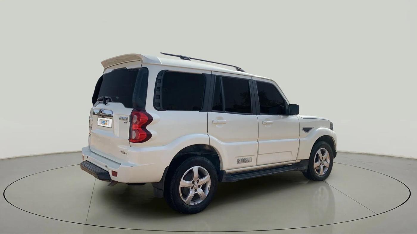 2018 Mahindra Scorpio S11 2WD, Diesel, Manual, 1,20,901 km, Right Back Diagonal