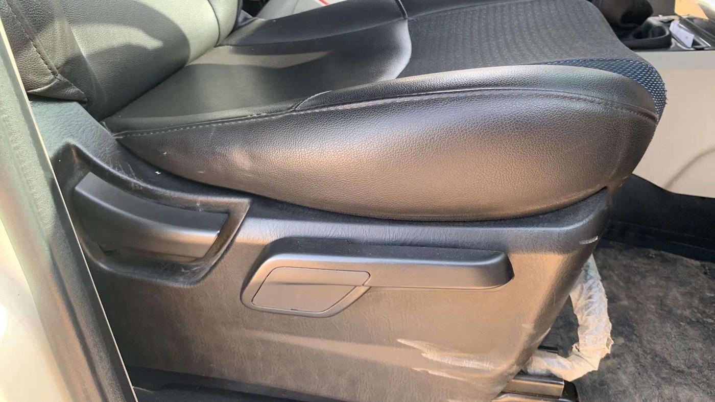 2018 Mahindra Scorpio S11 2WD, Diesel, Manual, 1,20,901 km, Driver Side Adjustment Panel