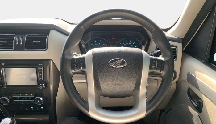 2018 Mahindra Scorpio S11 2WD, Diesel, Manual, 1,20,901 km, Steering Wheel Close Up