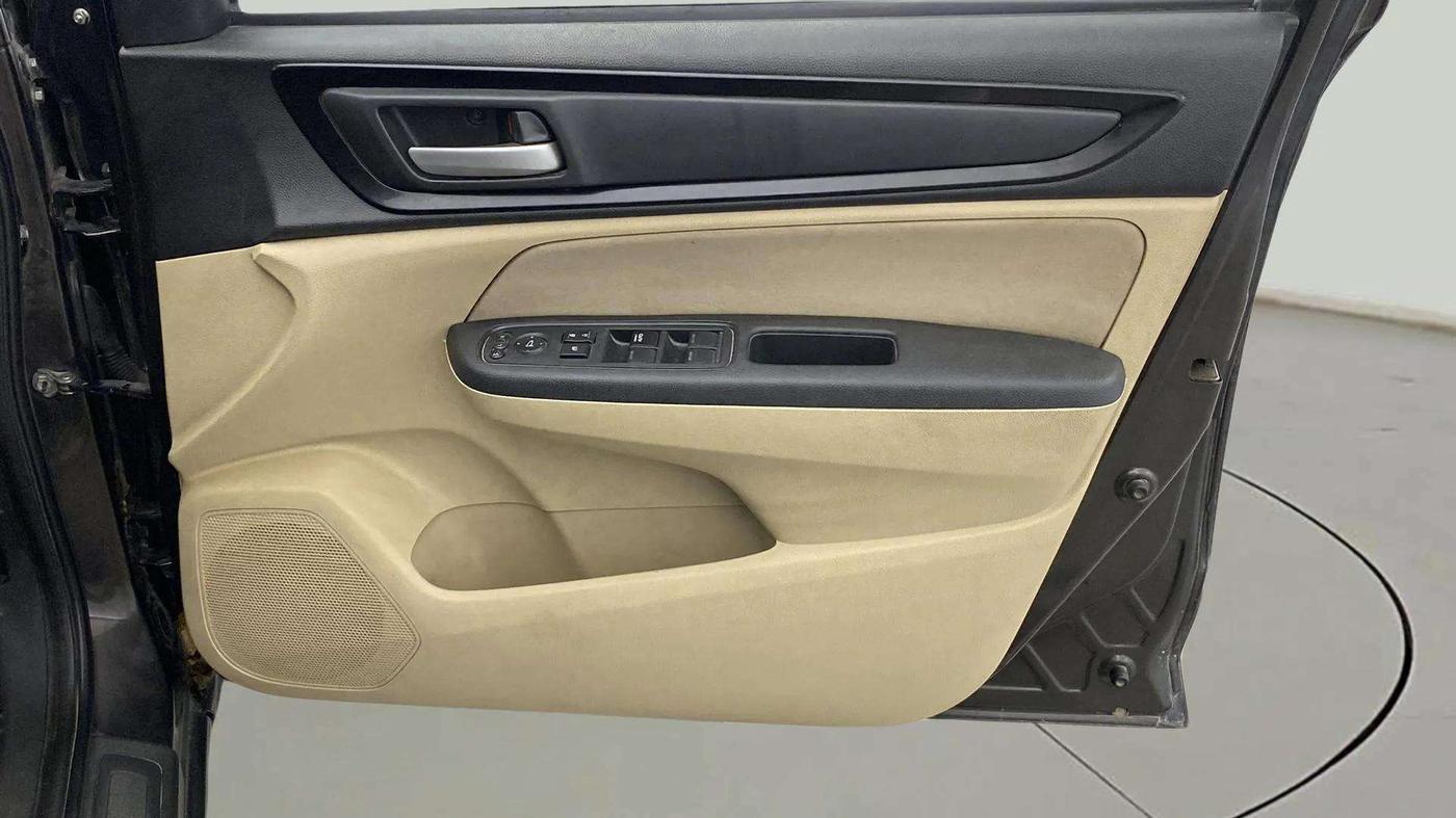 2019 Honda Amaze 1.2L I-VTEC V CVT, Petrol, Automatic, 42,401 km, Driver Side Door Panels Control