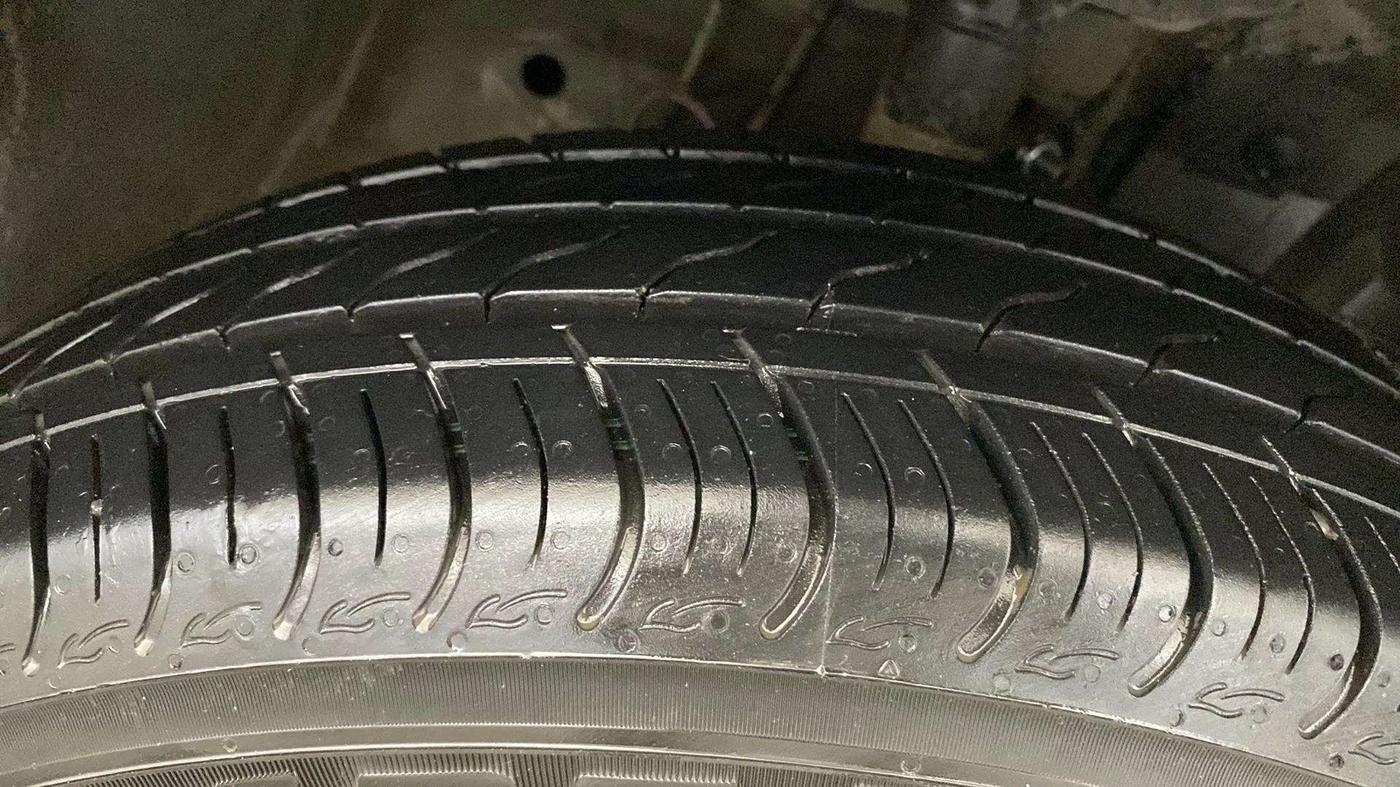 2019 Honda Amaze 1.2L I-VTEC V CVT, Petrol, Automatic, 42,401 km, Right Front Tyre Tread